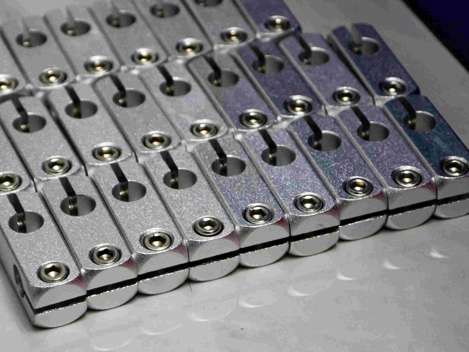 37 batch precision metal parts bead blasting